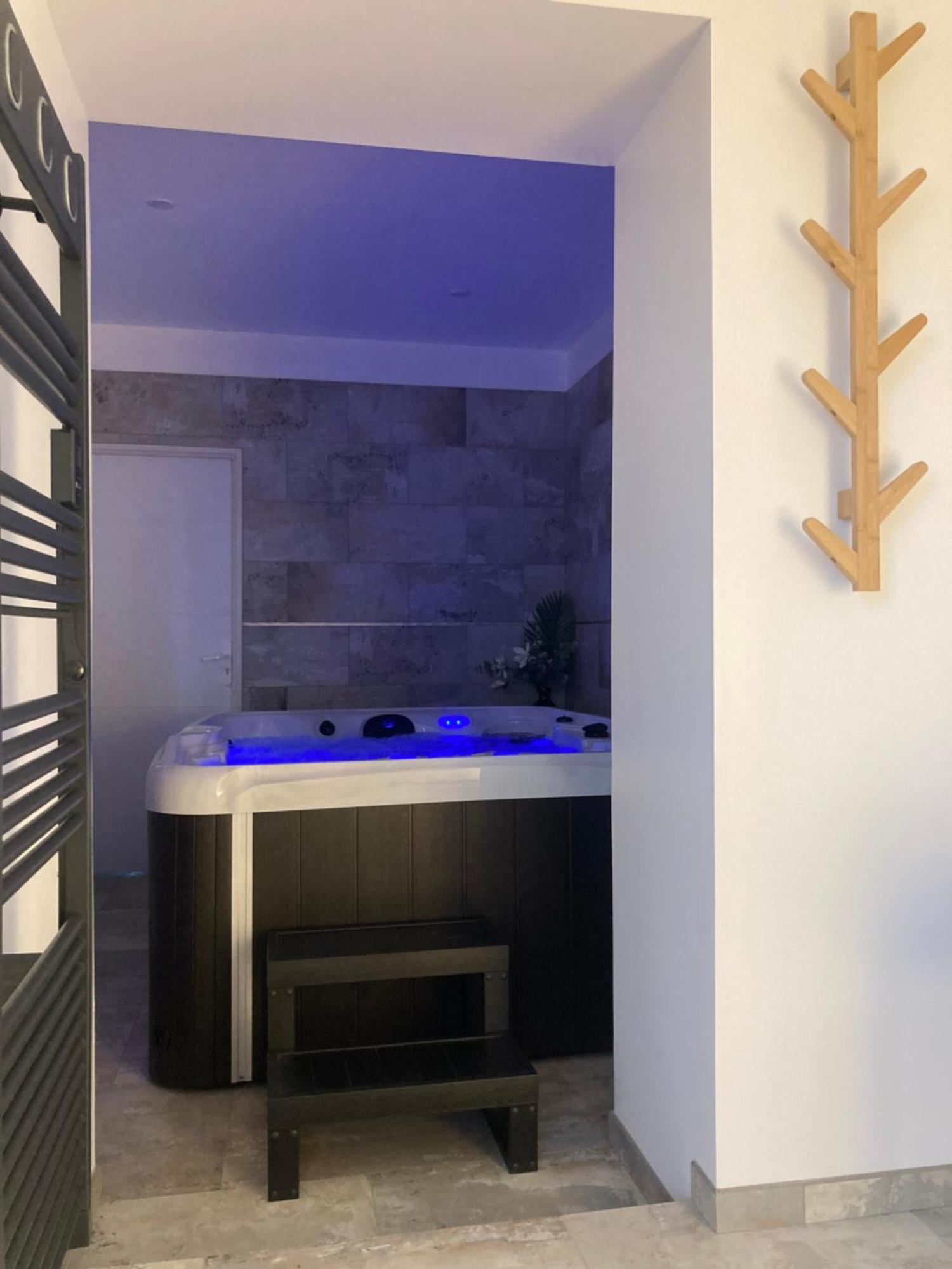 L'Escapade Villa Domvast Екстериор снимка